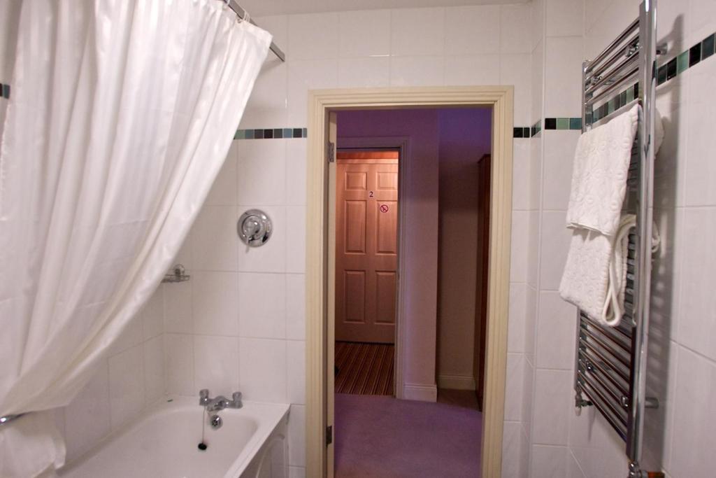 Wallis Arms Hotel Sráid an Mhuilinn Cameră foto